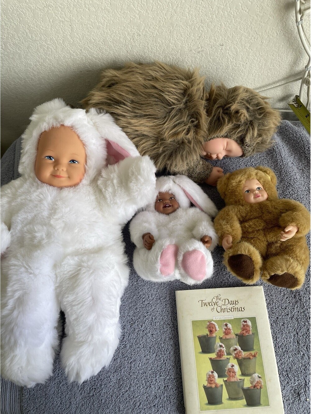 Anne Geddes Dolls Lot Plus Book